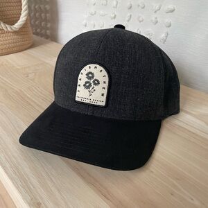 NWT Travis Mathew Nightjar FlexFit SnapBack Hat